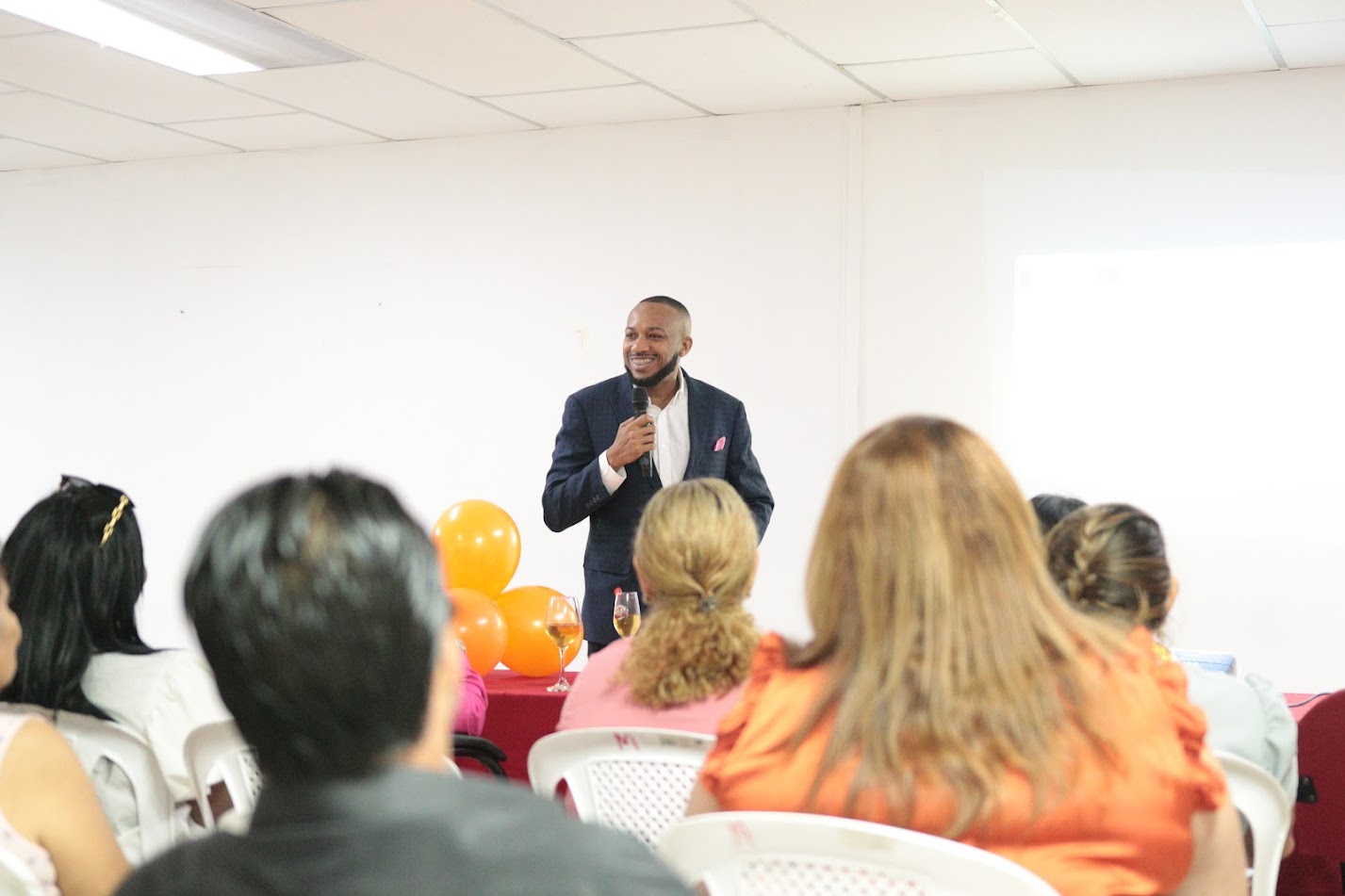 Conferencia Empresarial de Alto Impacto por Edder Cuero